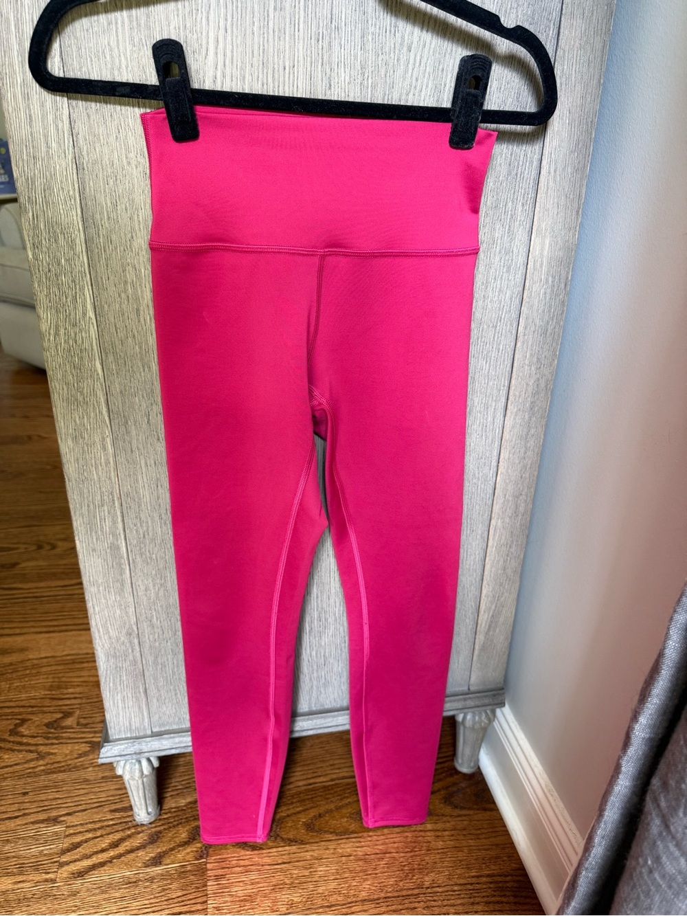 ALO Yoga Airlift High-Waist Bright Pink Leggings -7/8 length